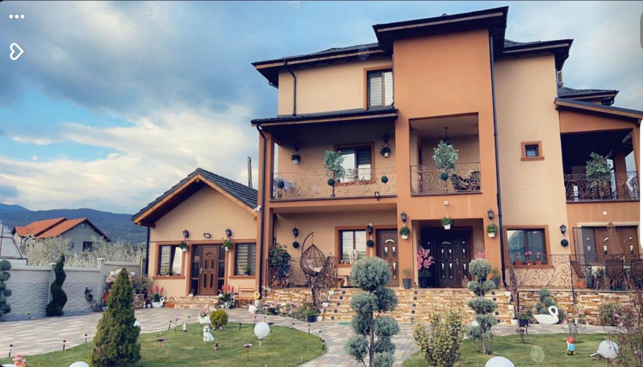 Casa Erk Bed and Breakfast Călimăneşti Eksteriør billede