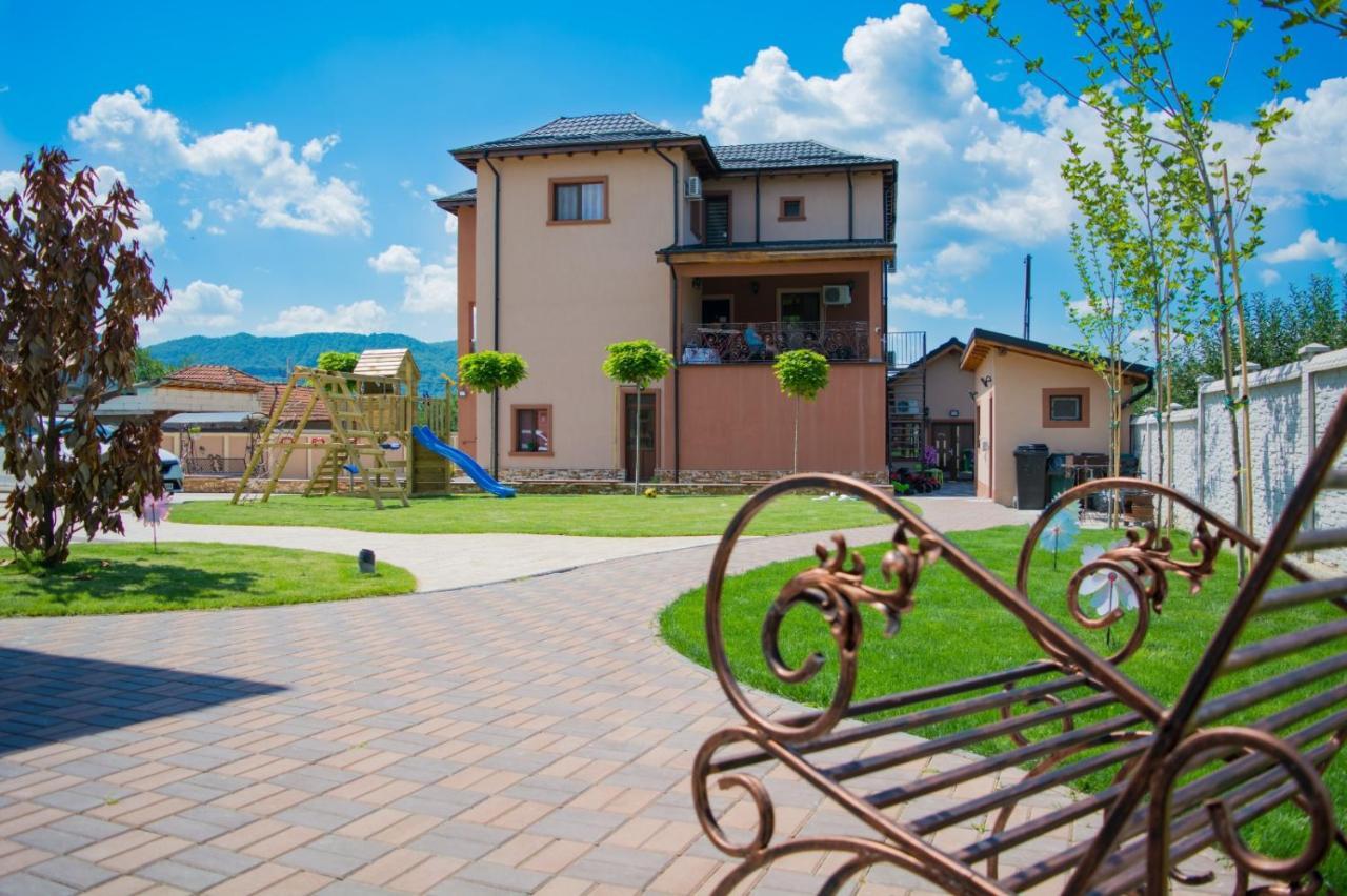 Casa Erk Bed and Breakfast Călimăneşti Eksteriør billede