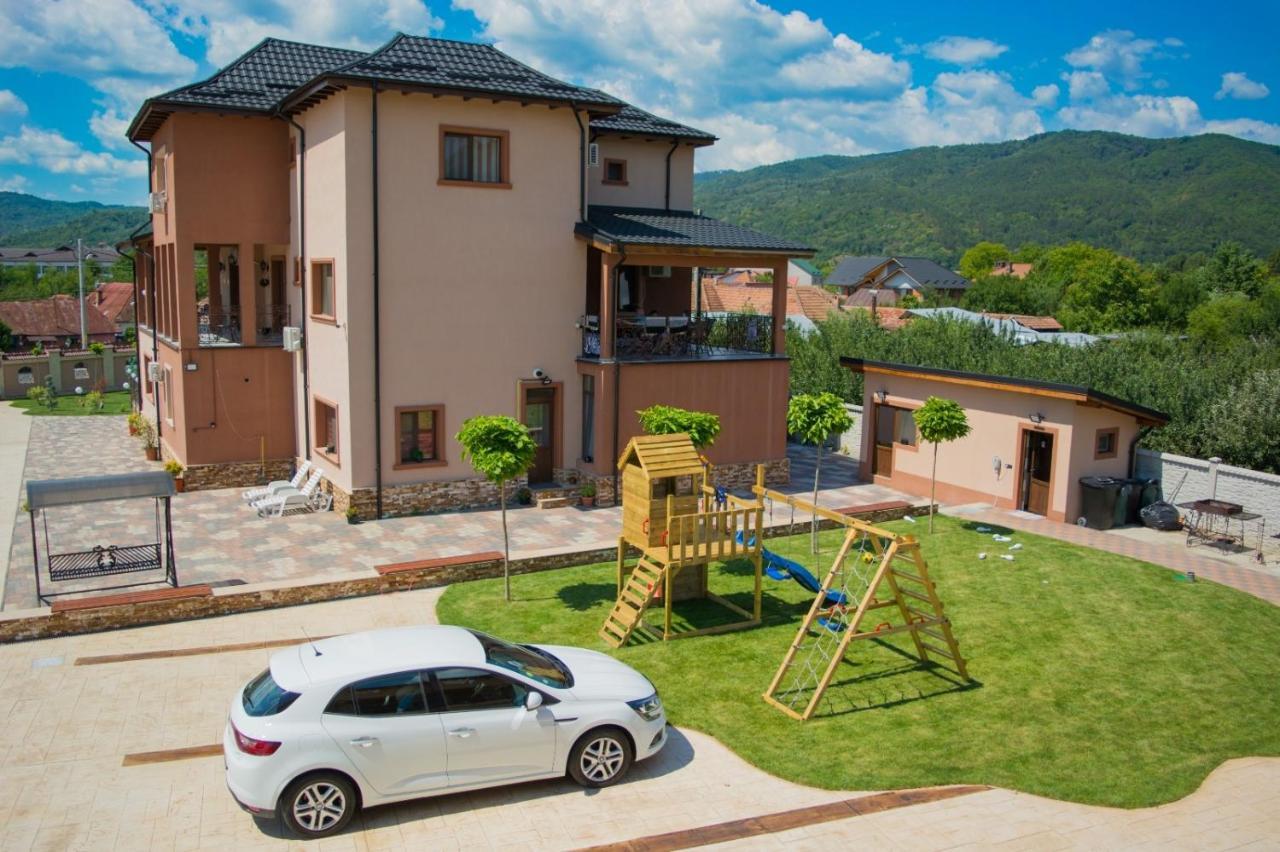 Casa Erk Bed and Breakfast Călimăneşti Eksteriør billede