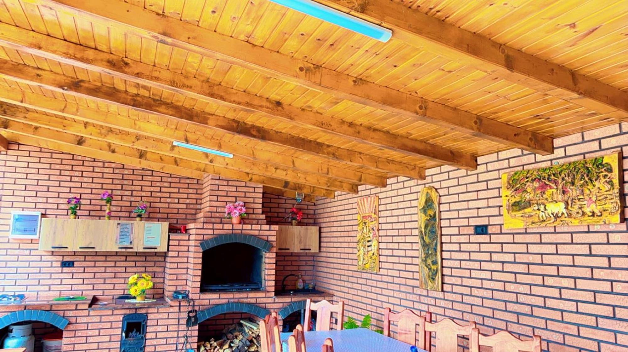 Casa Erk Bed and Breakfast Călimăneşti Eksteriør billede